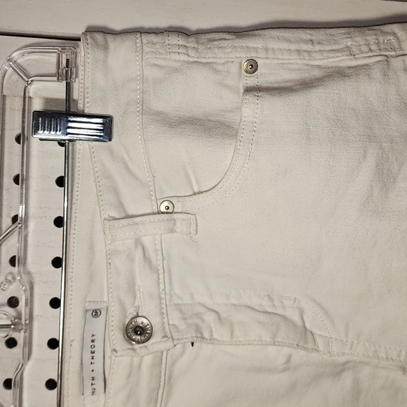 Truth & Theory White Stretch Jean Shorts Size 8 P - Picture 2 of 4